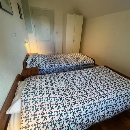 Relaxing With Pool * Filot