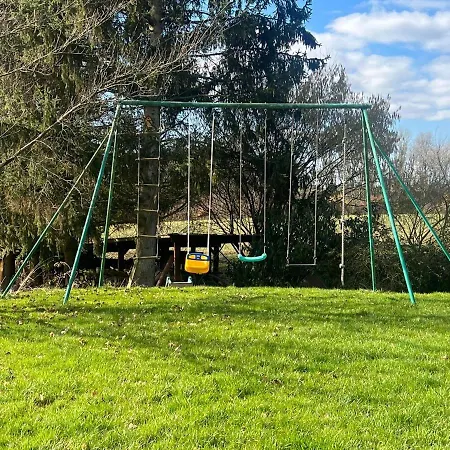 Willa Relaxing With Pool Filot