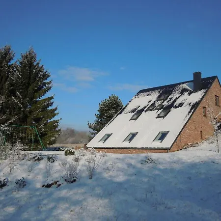 Relaxing With Pool * Filot